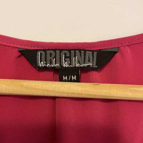 Womens Top Nicole Miller Original Sleeveless Medium Fushia Soft Shoulder Design - Picture 2 of 6